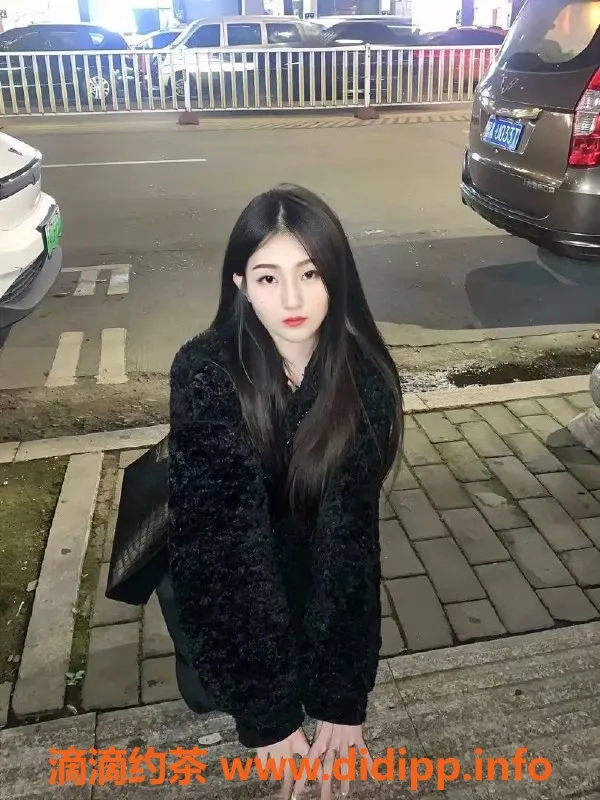 昆明楼凤-官渡区小婷，超值8P服务等你体验！