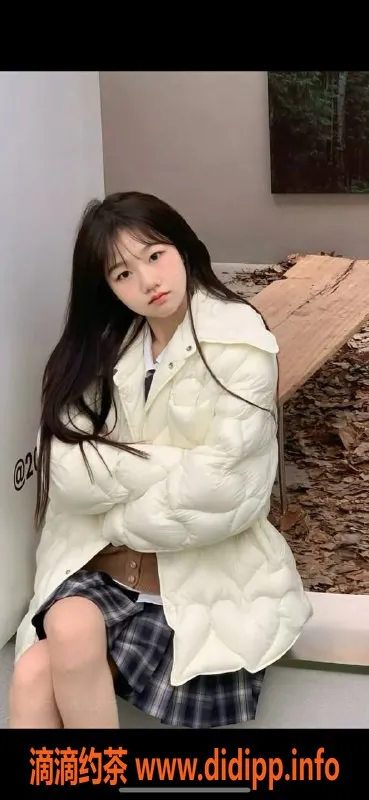 上海上门服务资源信息,普陀18岁嫩妹杨鹿，168cm 36C特价服务！