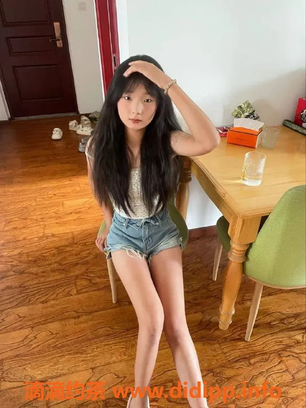 成都上门服务资源信息,双流困困，162cm匀称学生妹，600元包夜体验！