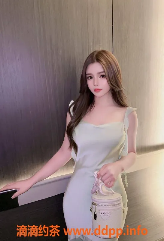 上海楼凤-中乌混血Lisa，165cm，45kg，性感诱惑，高媚力伴浴服务