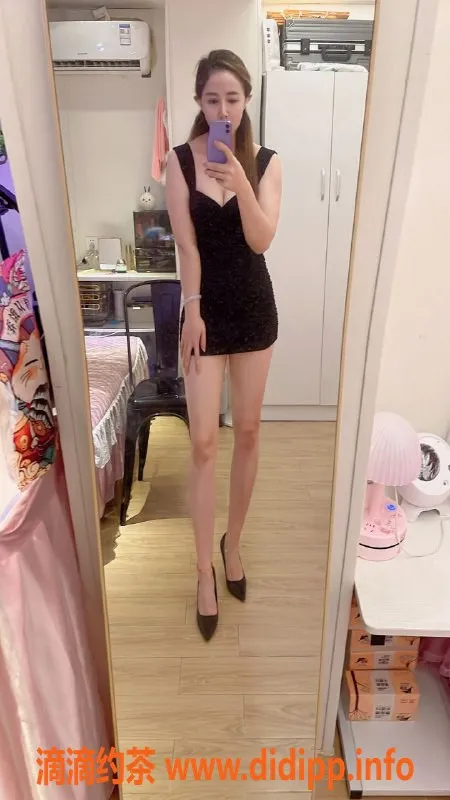 深圳楼凤-龙华雨涵，600元胸推深喉服务，验证済