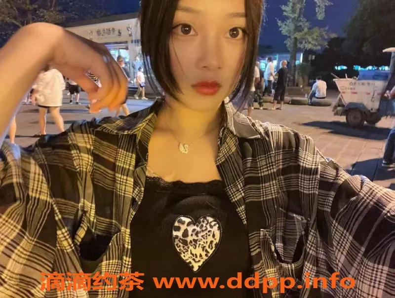 成都楼凤资源信息,郫县妍儿，21岁微胖巨乳嫩妹，500元畅享服务！