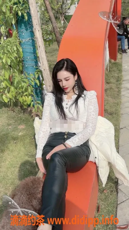 武汉楼凤-冰冰 硚口区女神 预约享4P/7PP优惠