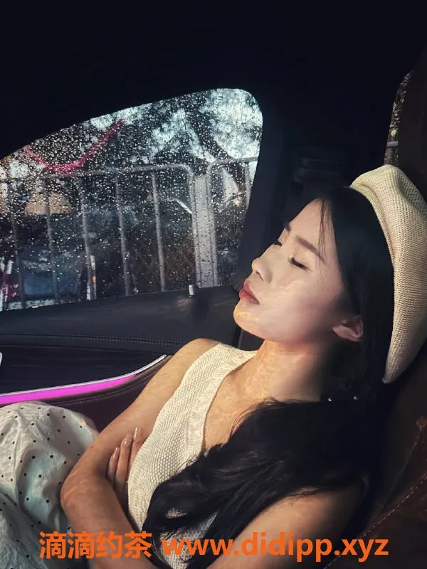 深圳楼凤-南山护士兼职小船，1500/2500可选服务