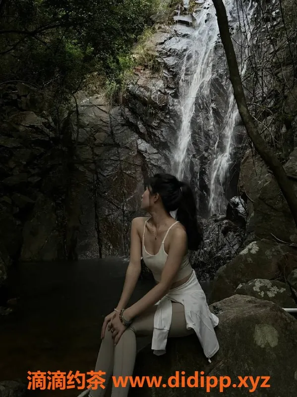 深圳楼凤-南山护士兼职小船，1500/2500可选服务