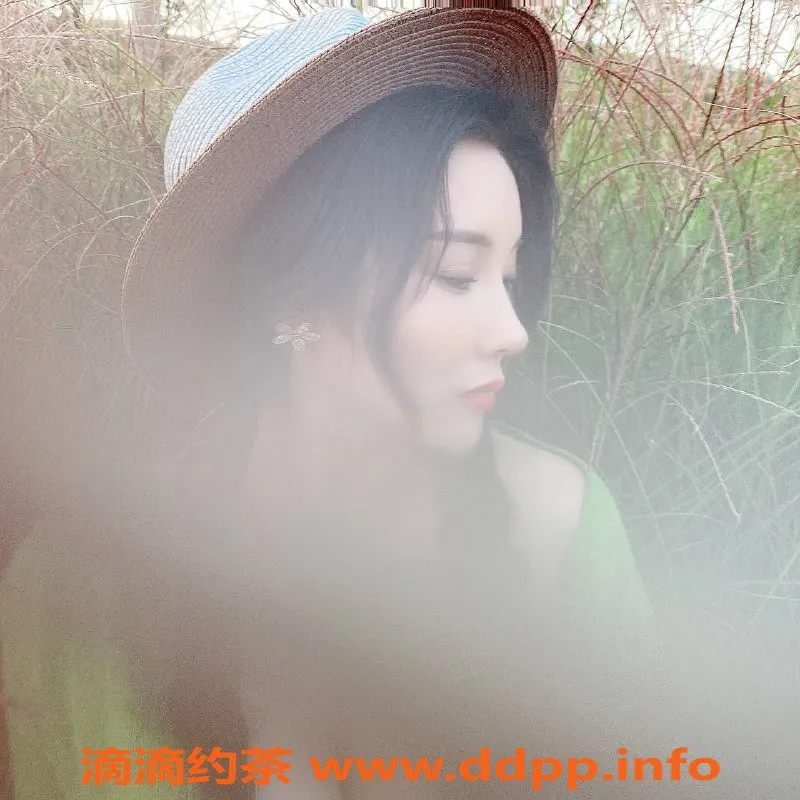 南京楼凤-栖霞E奶御姐，800元尽享热情服务