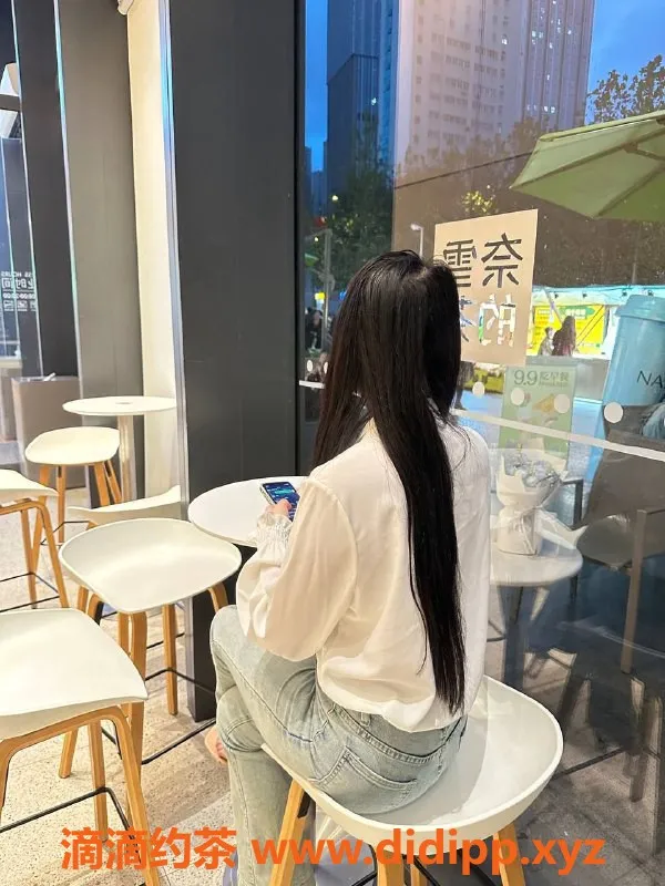 成都上门服务资源信息,成都宝儿，155身高，95体重，600元嫩妹服务