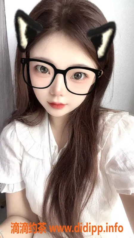 长沙楼凤-雨花区22岁小涵，167cm身高，90C胸围，7p服务