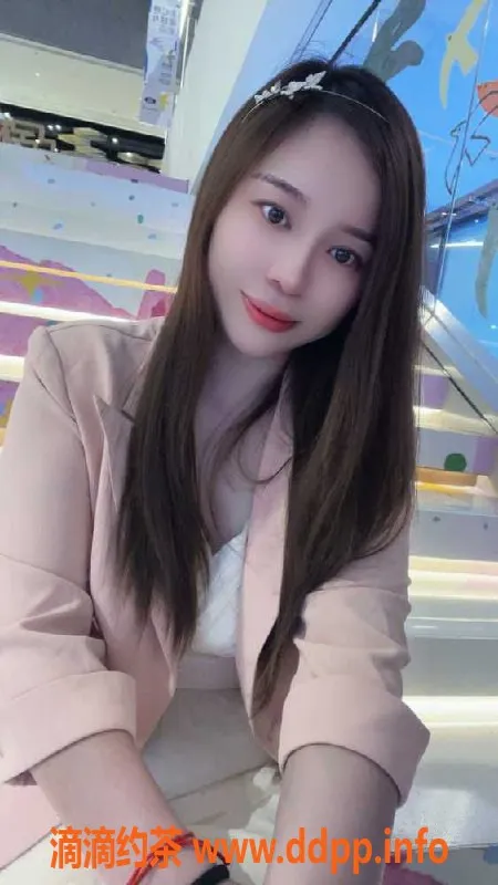 广州楼凤-天河风骚少妇童童，26岁，168cm，胸围36C