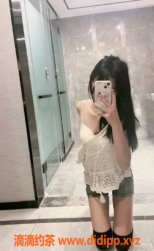 成都楼凤-青黛：18岁嫩妹，武侯区700元尽享服务