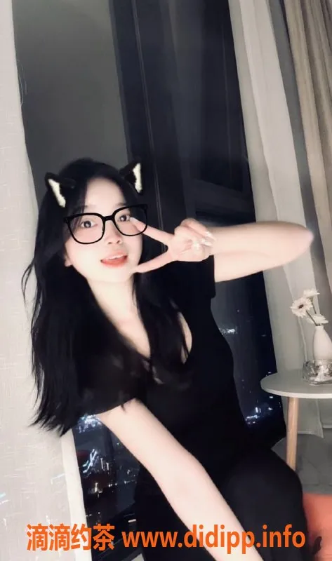 成都楼凤-武侯区嫩妹轩轩，身材匀称，服务一流