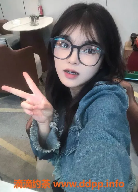 成都楼凤-天府三街小乖妹怡怡，身高155，价格实惠