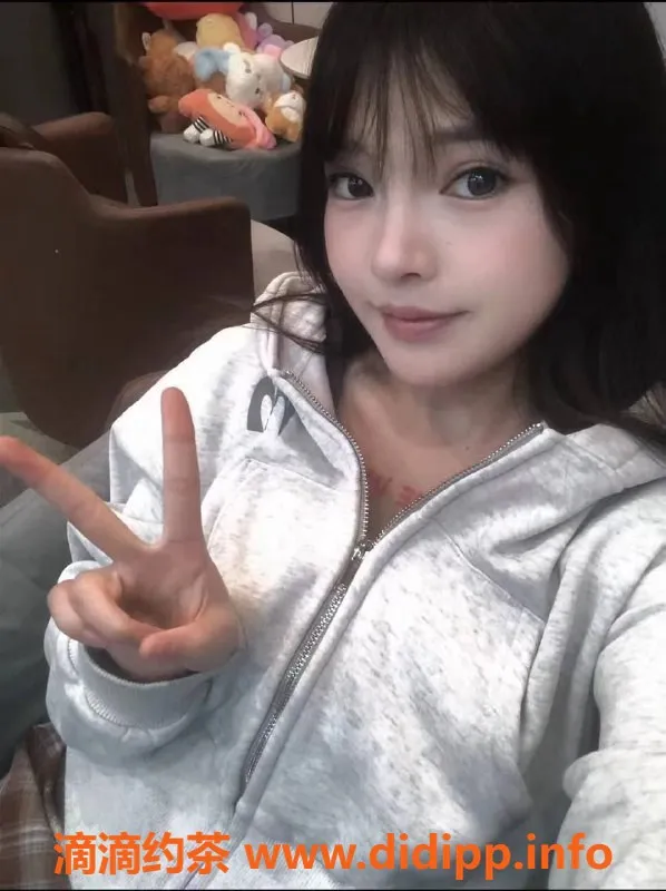 成都楼凤资源信息,天府三街小乖妹怡怡，身高155，价格实惠