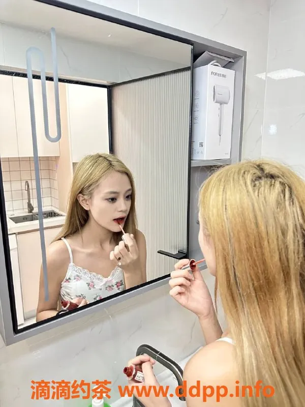 成都楼凤-成都曦曦，21岁，160cm，80斤，靠谱嫩妹服务