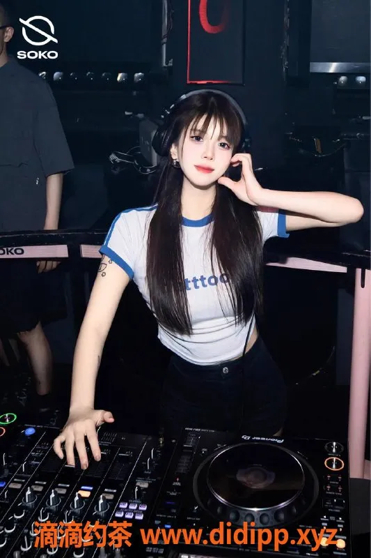 北京楼凤-百子湾可奈嫩妹内衣批发，18z起