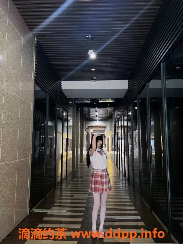 成都楼凤-成都小欢，高挑嫩妹，800元体验