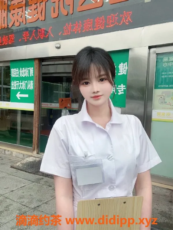 深圳楼凤-深圳龙岗护士梓涵，诱惑特价900元起