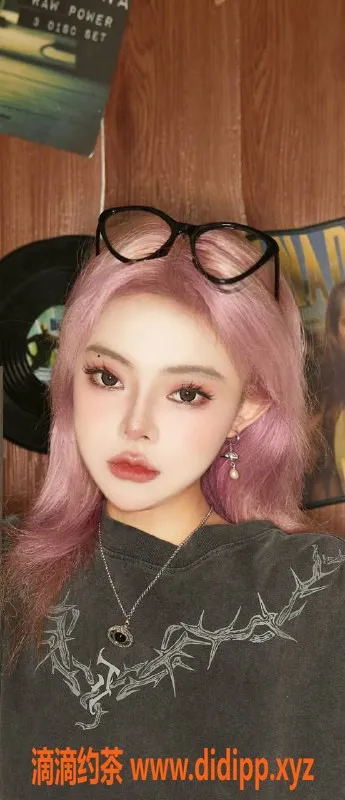 成都楼凤-成华区陆玖玖 24岁155cm萝莉妹 800元/50分钟