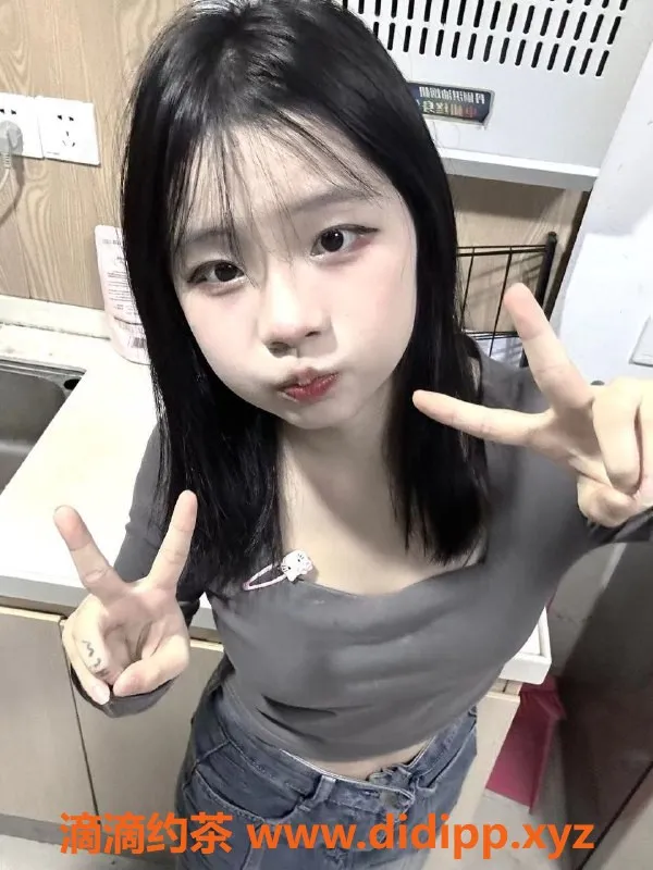 深圳楼凤资源信息,龙岗妮妮，900元舌吻服务超赞！