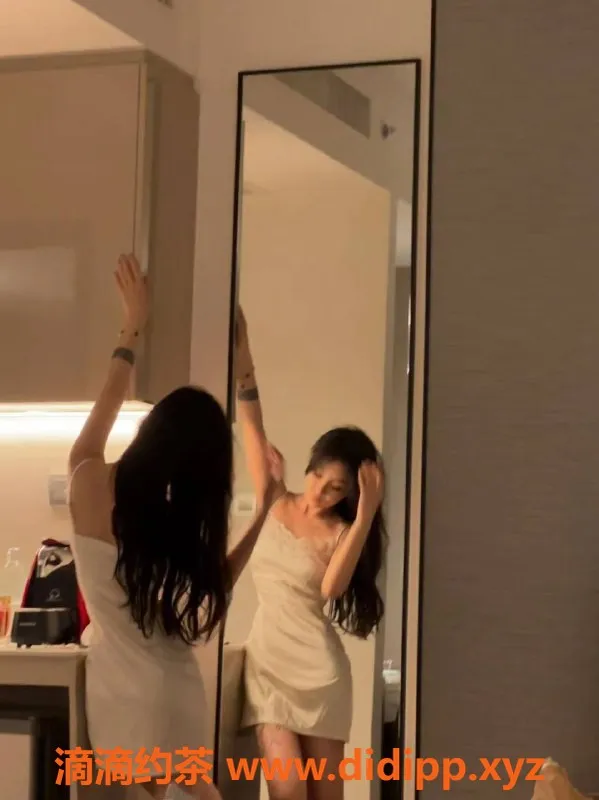 北京楼凤-利拉：朝阳区温和身材，2000起步