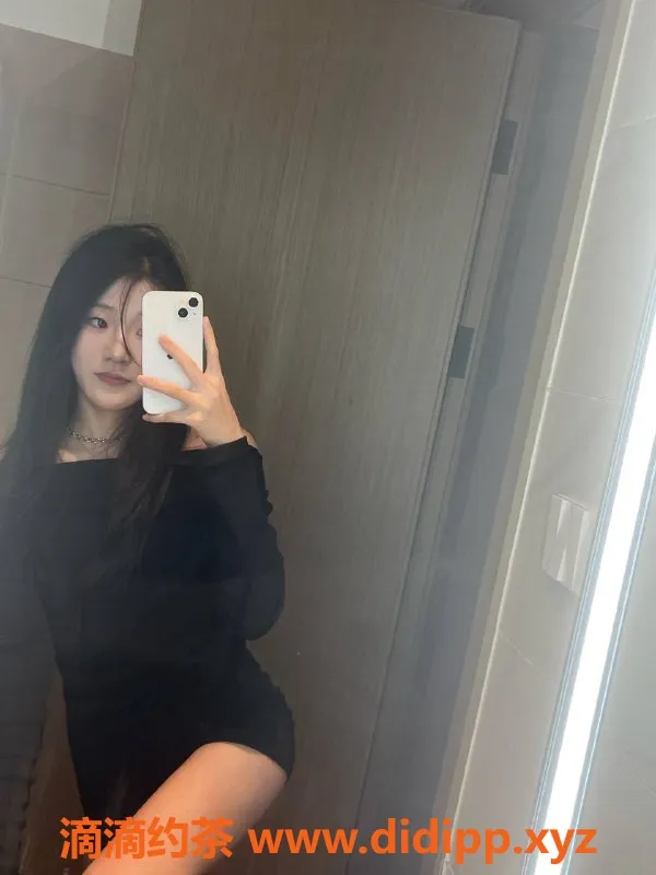 深圳楼凤-小小，深圳宝安千元档嫩妹，1200起