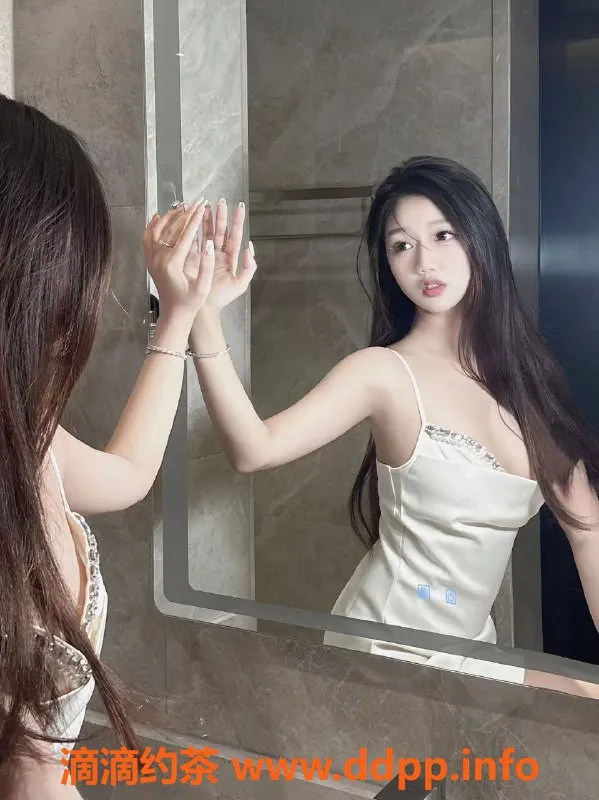 上海楼凤-上海兔兔酱20岁素颜美女，身材超好，茶水费1300元