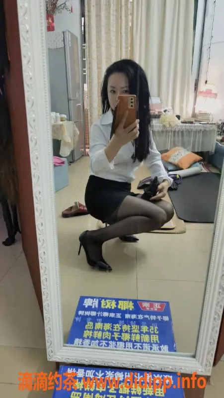 广州楼凤-金沙洲馨儿，真实写真400元/小时！