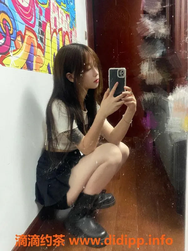 杭州楼凤-富阳丫丫，170cm高挑学生妹，48kg白嫩肌肤