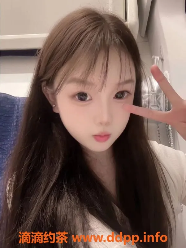 深圳楼凤-龙华嫩妹小洁，课费千元，私聊获取体验