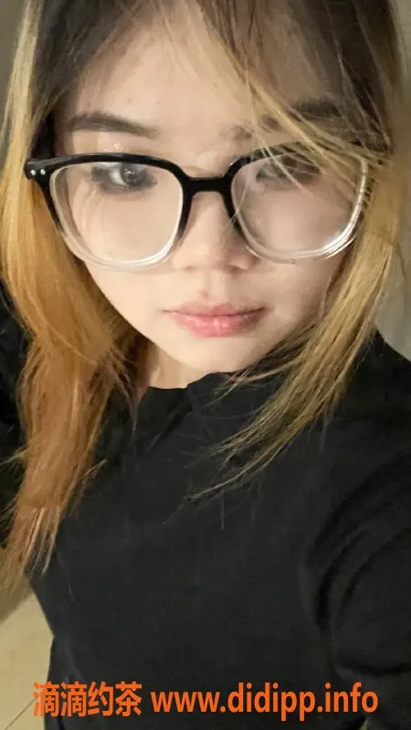 成都楼凤资源信息,成都嫩妹琴琴，161cm、110斤、胸b+c，200元体验