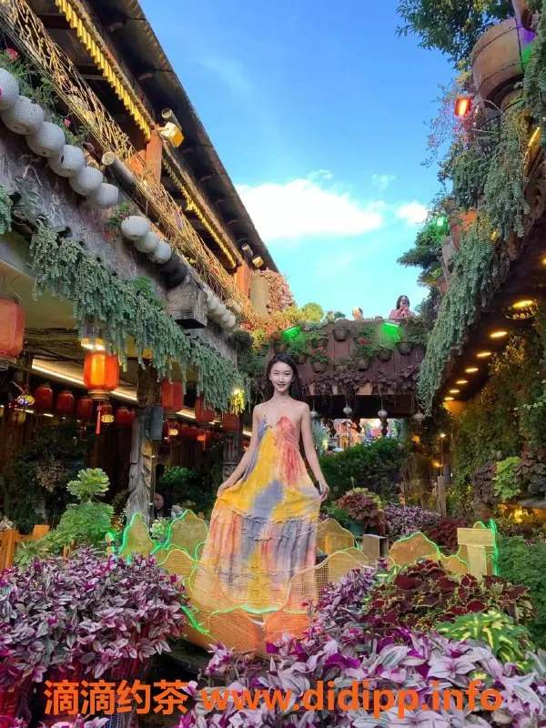 北京楼凤-果小果嫩妹内衣，批发20z起，青年路可提