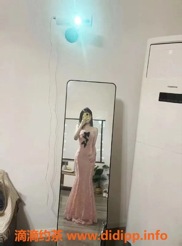 成都楼凤资源信息,成都嫩妹佳佳，160cm，90斤，500元一次