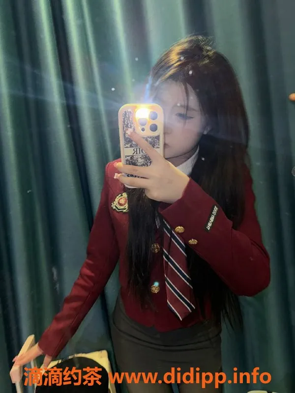 长沙楼凤-雨花区18岁小美，身高1.7米，激情服务5p