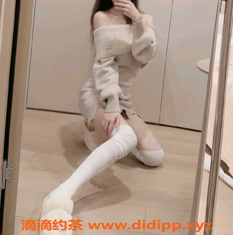 成都楼凤-武侯区嫩妹妮妮，身高160，课费700元起