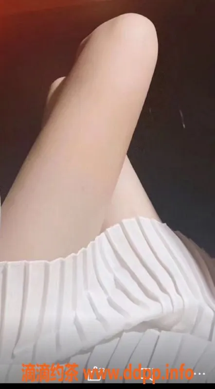 成都楼凤-23岁千凡，165cm大长腿，700P/60分钟