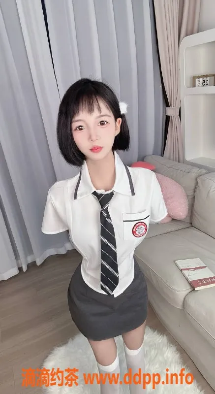 成都楼凤资源信息,武侯区18岁嫩妹京墨，身材颜值佳，服务660元