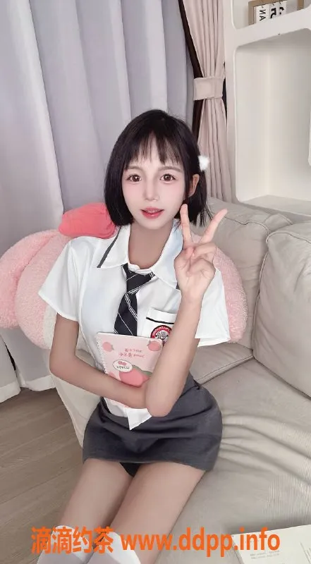 成都楼凤-武侯区18岁嫩妹京墨，身材颜值佳，服务660元