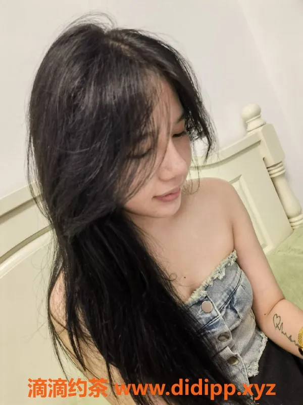 成都楼凤-成都朵朵，20岁匀称身材，600元体验