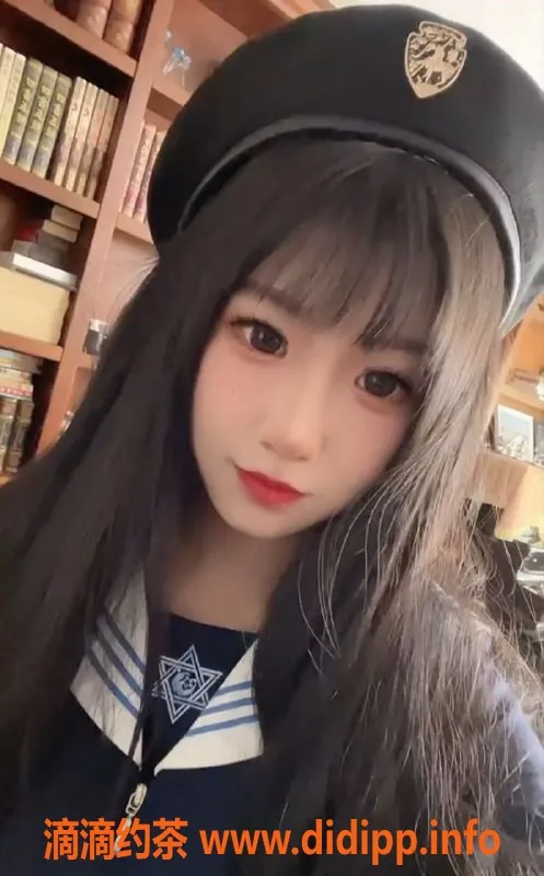 上海楼凤-嘉定小奈酱，158cm B杯，2300元/pp