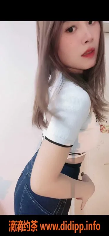 广州楼凤-28岁芳婷婷，160CM，47KG，450元陪浴服务