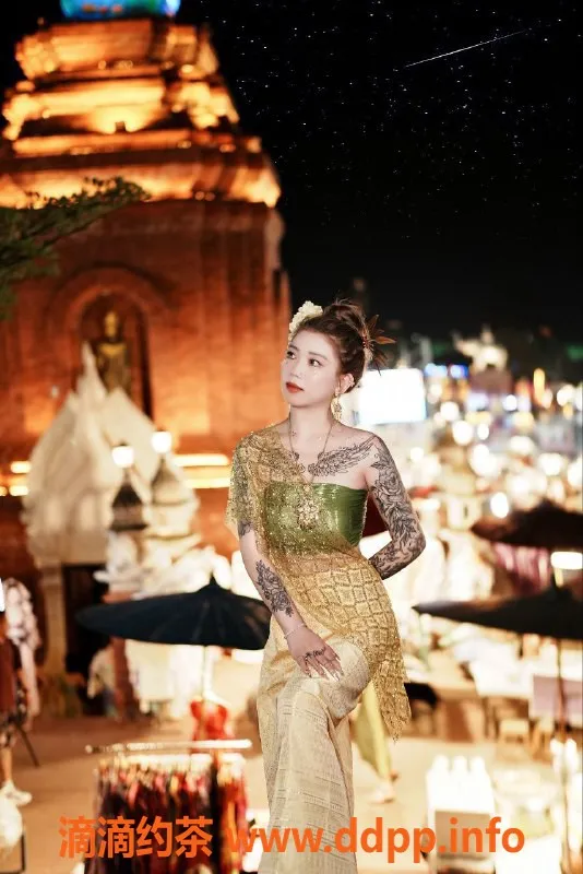 成都楼凤-成华区彤宝19岁嫩妹，163Cm 100斤，500元包夜！