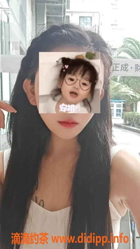 成都楼凤-青羊区糖果少妇，服务车等你体验！