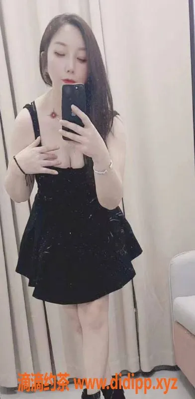 成都楼凤-颜燕，29岁少妇，158身高，100体重，500元自聊服务