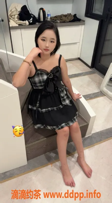 成都楼凤-成都花花，155厘米巨乳丰满嫩妹，400元享受