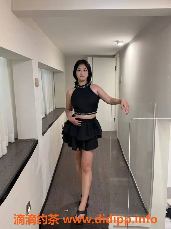 成都楼凤-成都花花，155厘米巨乳丰满嫩妹，400元享受