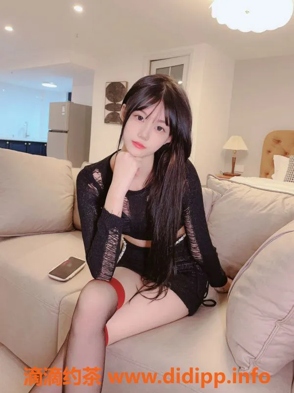 广州楼凤-番禺珠珠：22岁华工学生，166高48重，热情服务