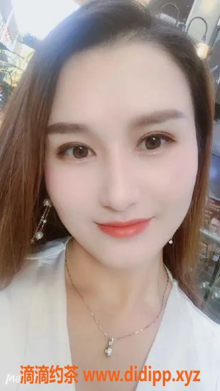 广州楼凤-越秀奶白姐姐希希，27岁166cm，400元体验服务