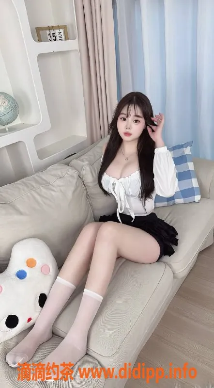 成都楼凤-武侯区怀夕，18岁嫩妹服务态度超好