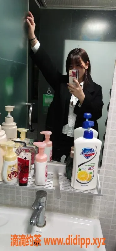 深圳楼凤-科技园晨晨，热情服务，欢迎联系！