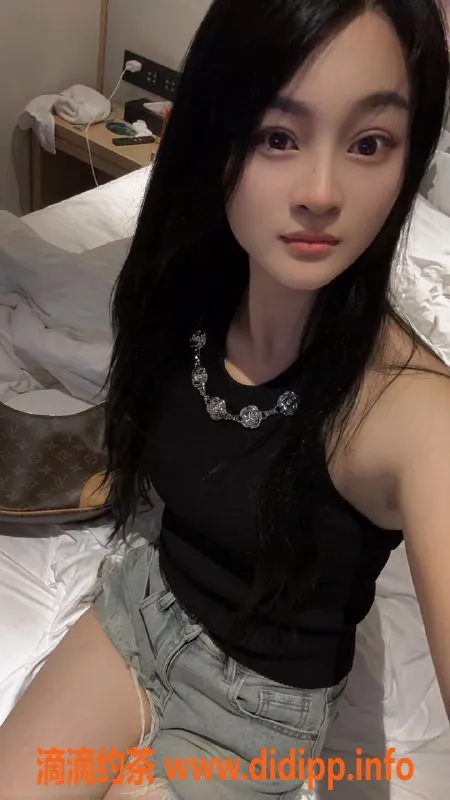 广州楼凤-天河依依小姐，舌吻69P服务，700元起